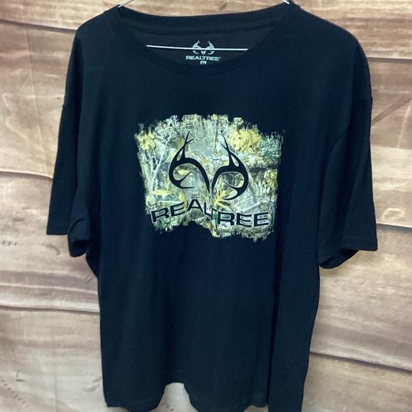 Realtree Black and Yellow Graphic Tee - Picture 1 of 1
